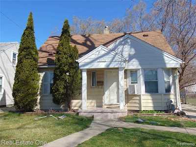 26150 Hanover St Dearborn Heights, MI 48125