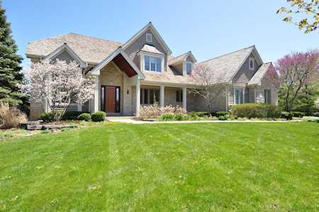5 Anne Ct Hawthorn Woods, IL 60047