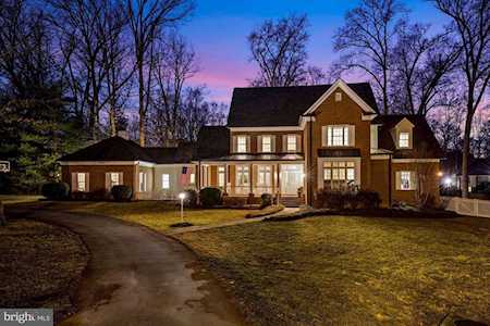 11316 Huntover Dr North Bethesda, MD 20852
