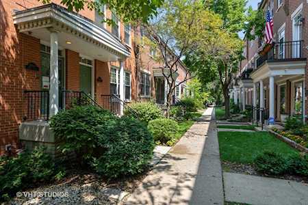 220 W Scott St #B Chicago, IL 60610