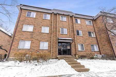 909 Buccaneer Dr #6 Schaumburg, IL 60173