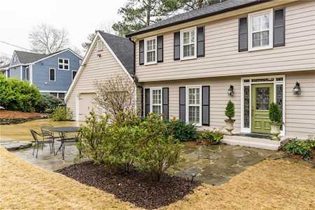 1040 Mountain Creek Trl Sandy Springs, GA 30328