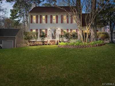 10295 Aynhoe Ct Mechanicsville, VA 23116