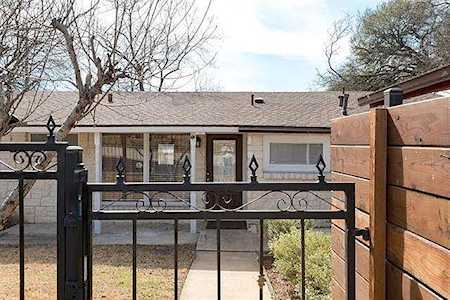 4600 S 1st ST Austin, TX 78745
