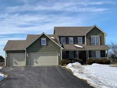 5465 Half Round Rd Oswego, IL 60543