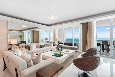 2711 S Ocean Dr #1004 Hollywood, FL 33019