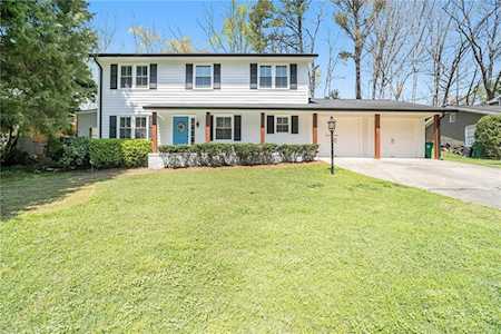 1572 Runnymeade Rd NE Brookhaven, GA 30319