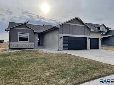1420 N Rose Ave Tea, SD 57064