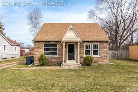 21618 Oxford Ave Farmington Hills, MI 48336