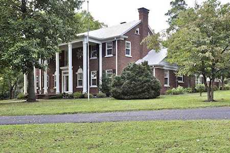 2204 Lebanon Pike Nashville, TN 37214