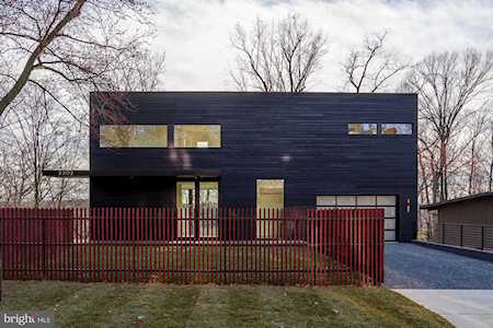 5202 Wyoming Rd Bethesda, MD 20816