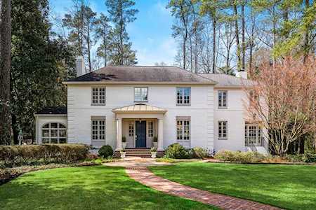 3996 Club Dr Atlanta, GA 30319