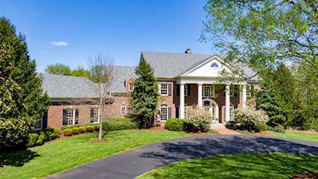 2 Wolf Pen Ln Louisville, KY 40059