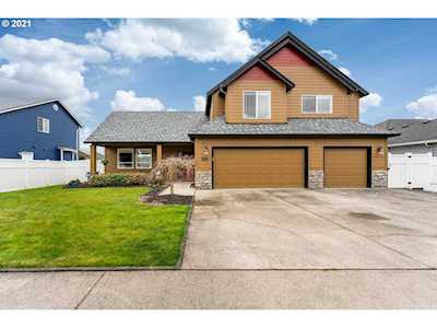 450 E 13th St La Center, WA 98629