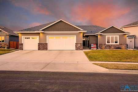 9205 W Kingfisher Cir Sioux Falls, SD 57107