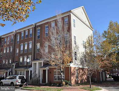 5083 Donovan Dr Alexandria, VA 22304