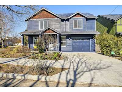 1015 NE Oneonta St Portland, OR 97211