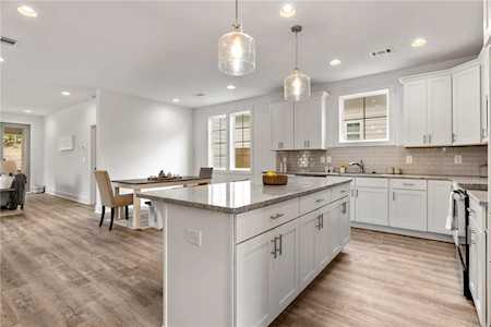 652 Village Dr Opelika, AL 36801