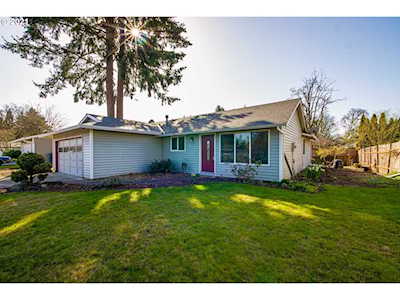 3828 NE Laura St Hillsboro, OR 97124