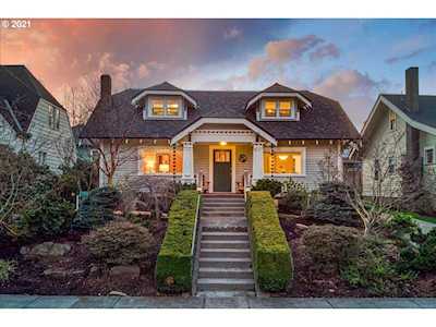 7025 SE 18th Ave Portland, OR 97202