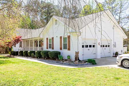 1595 Pine Creek Way Lawrenceville, GA 30043