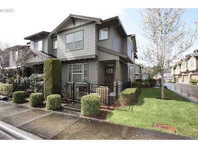 4819 NW Vincola Ter Portland, OR 97229