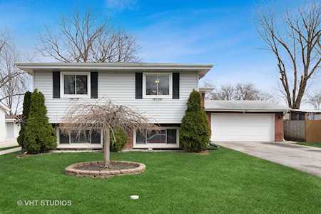 269 Brashares Dr Addison, IL 60101
