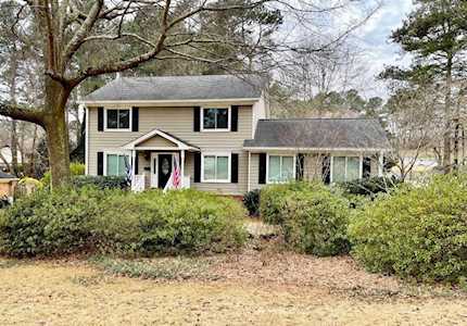 463 Emily Dr SW Lilburn, GA 30047