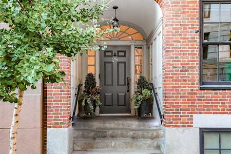 32 Derne St #2C Boston, MA 02114