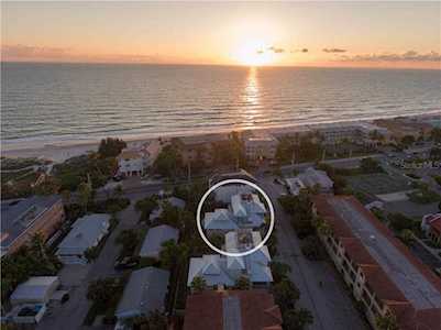 203 17th St Bradenton Beach, FL 34217