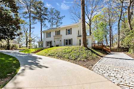 318 Brentwood Dr NE Atlanta, GA 30305