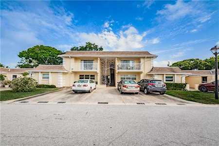 610 Indian Rocks Rd N #206 Belleair Bluffs, FL 33770