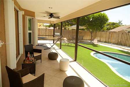 2 Dogwood Cir Boynton Beach, FL 33436