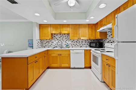 8109 NW 27th St #4 Coral Springs, FL 33065