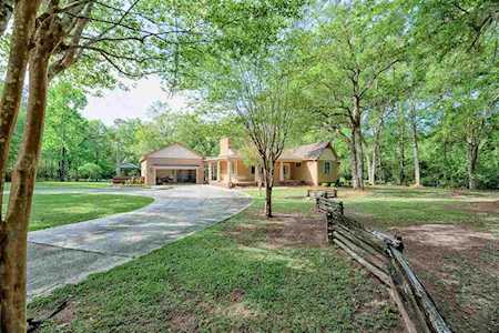 8521 Mahan Dr Tallahassee, FL 32309