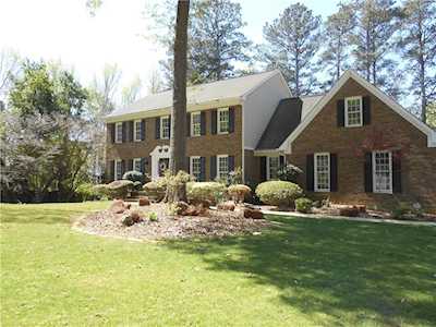 1617 Red Fox Run SW Lilburn, GA 30047