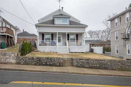 71 Aylsworth Ave Woonsocket, RI 02895