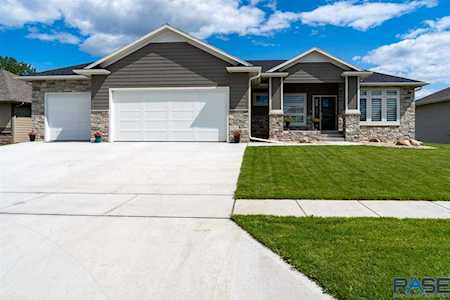 1912 S Firefly Dr Sioux Falls, SD 57110