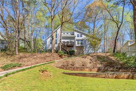 569 Farmbrook Trl NE Kennesaw, GA 30144
