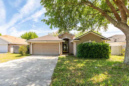 2711 Cross Creek Dr Green Cove Springs, FL 32043