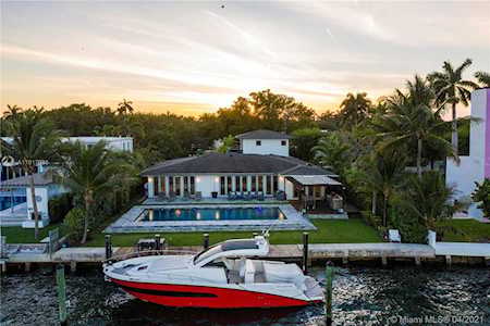 9301 N Bayshore Dr Miami Shores, FL 33138