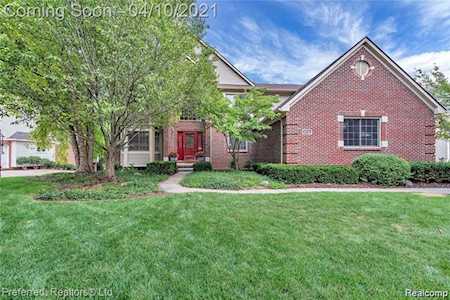 8816 Quail Cir Plymouth, MI 48170