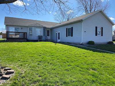 302 Spruce Dr Mahomet, IL 61853
