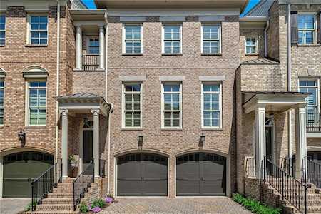 9048 Riverbend Manor Alpharetta, GA 30022