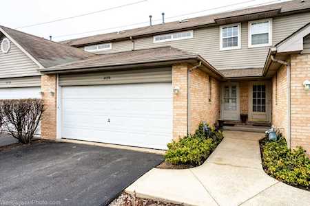 2130 W Adobe Dr Addison, IL 60101