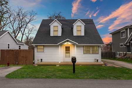 66 S Circle Ave Port Barrington, IL 60010
