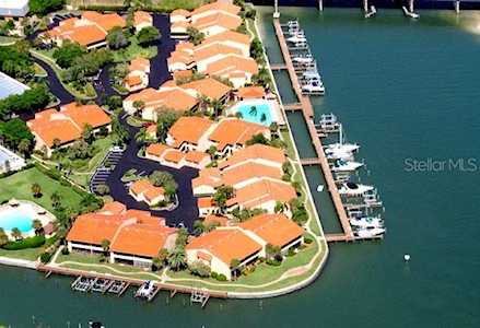 4770 Brittany Dr S #17 St Petersburg, FL 33715