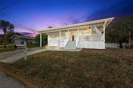 2 Cove Ln Englewood, FL 34223