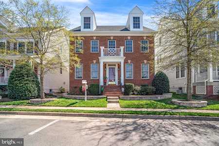 5677 General Johnston Place Centreville, VA 20120