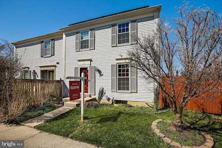 25 Valleyfield Ct Silver Spring, MD 20906